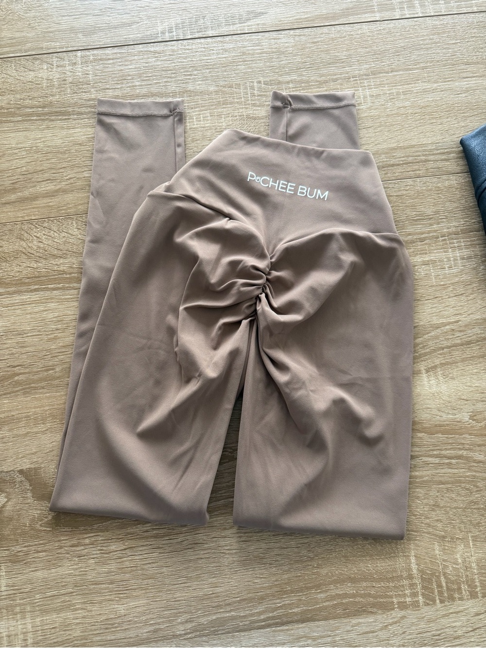 Pochee Bum Scrunch-Back Leggings in Taupe